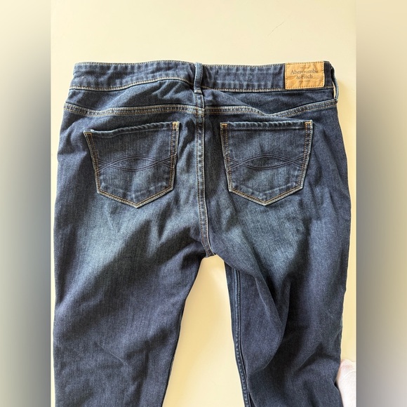 Abercrombie & Fitch-Dark Wash-Mid Rise-Jeans-Denim -Bootcut-Classic-6 Short - Picture 3 of 11